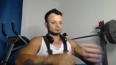 Snapshot of jacobjamess chatting on 01.27.25 jacobjamess online show from 01.27.25