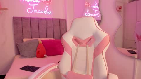 JACOBSS online show from 10.15.25