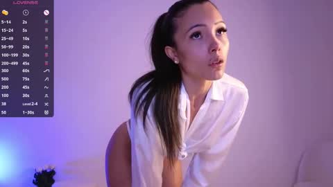 Snapshot of jade_paris chatting on 10.03.25 Jade Paris online show from 10.03.25