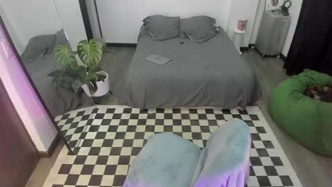 Jade  independent model online show from 11.09.25