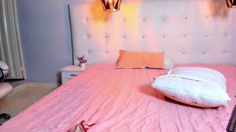 karlla scarlet online show from 12.21.24