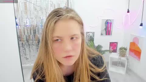 Jade online show from 02.22.25