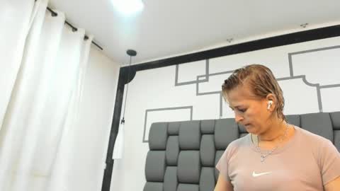 Jade  online show from 10.11.25