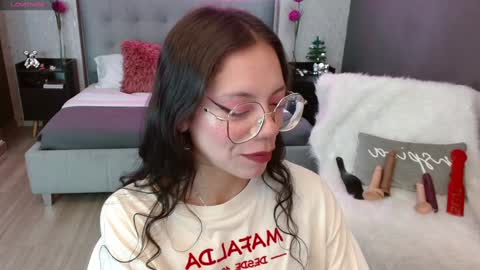 Snapshot of jade_storm_ chatting on 01.04.25 JADE online show from 01.04.25