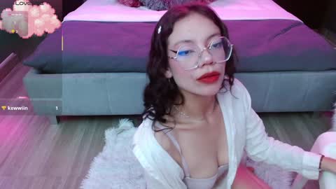 Snapshot of jade_storm_ chatting on 02.08.25 JADE online show from 02.08.25