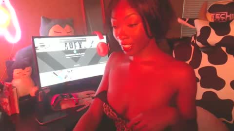 Snapshot of jade_temptress chatting on 02.11.25 Jade Temptress online show from 02.11.25