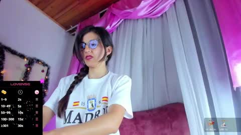 Snapshot of jade_white_ chatting on 12.17.24 jade white online show from 12.17.24