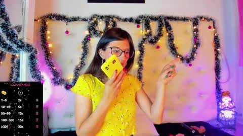 Snapshot of jade_white_ chatting on 12.23.24 jade white online show from 12.23.24