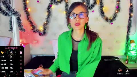 Snapshot of jade_white_ chatting on 12.26.24 jade white online show from 12.26.24