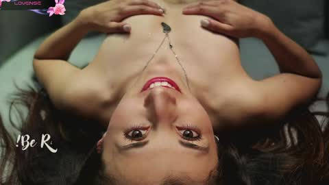 Snapshot of jade_white_ chatting on 03.11.25 jade white online show from 03.11.25