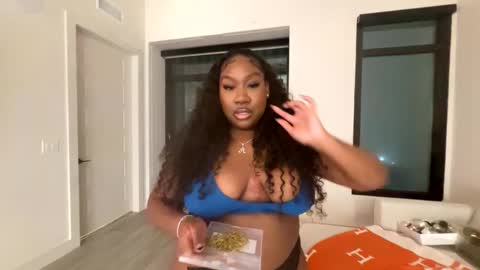 Jade Love online show from 12.17.24