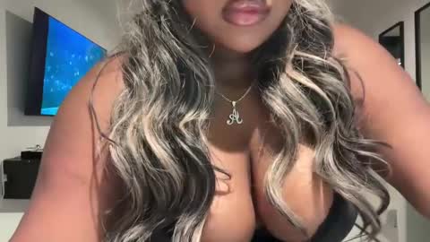 Jade Love online show from 02.09.25