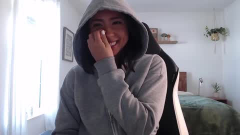 Snapshot of jadelove_ chatting on 01.14.25 Jade Love online show from 01.14.25
