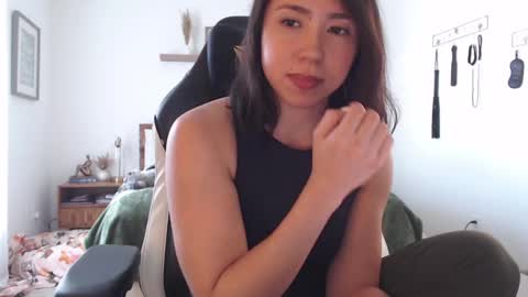 Snapshot of jadelove_ chatting on 01.20.25 Jade Love online show from 01.20.25