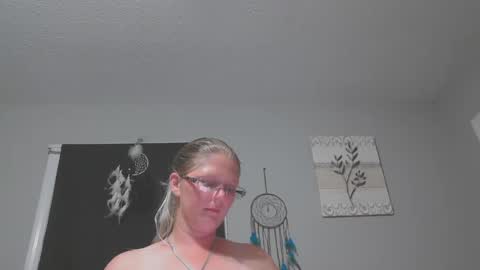 Snapshot of jadeluv chatting on 09.16.25 JadeLuv online show from 09.16.25