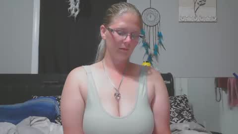 Snapshot of jadeluv chatting on 09.19.25 JadeLuv online show from 09.19.25