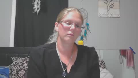 Snapshot of jadeluv chatting on 09.24.25 JadeLuv online show from 09.24.25