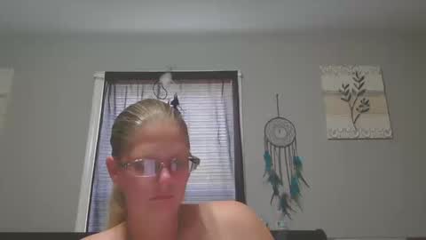 Snapshot of jadeluv chatting on 10.12.25 JadeLuv online show from 10.12.25