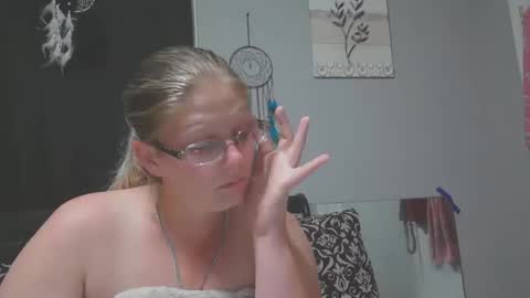 Snapshot of jadeluv chatting on 10.16.25 JadeLuv online show from 10.16.25