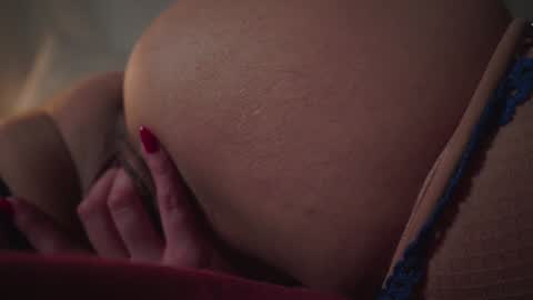 Snapshot of jadeperez_ chatting on 01.17.25 Jade online show from 01.17.25