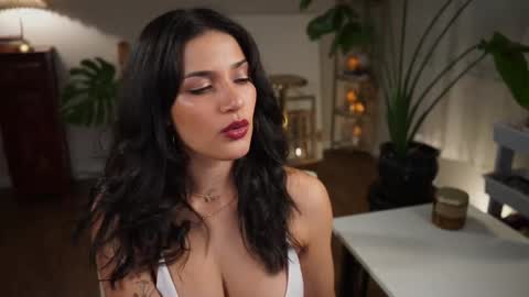 Snapshot of jadeperez_ chatting on 09.18.25 Jade online show from 09.18.25