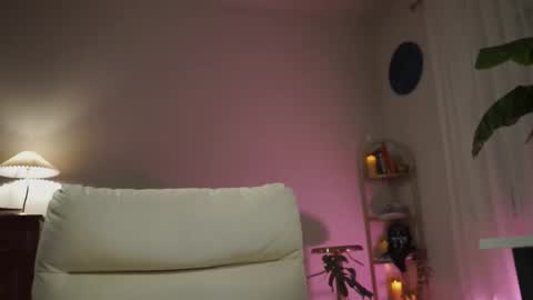 Snapshot of jadeperez_ chatting on 11.07.25 Jade online show from 11.07.25