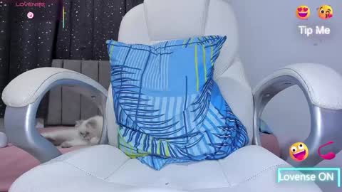 Snapshot of jake_evanss_ chatting on 02.08.25 JAKE online show from 02.08.25