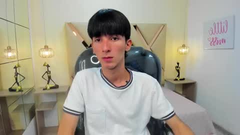 Snapshot of jake_evanss_ chatting on 10.02.25 JAKE online show from 10.02.25