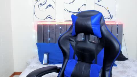 Snapshot of jake_shadow14 chatting on 12.24.24 Hi guys im new 3 online show from 12.24.24