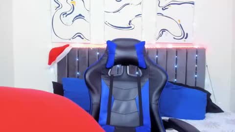 Snapshot of jake_shadow14 chatting on 12.27.24 Hi guys im new 3 online show from 12.27.24