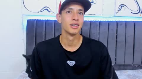 Snapshot of jake_shadow14 chatting on 02.12.25 Hi guys im new 3 online show from 02.12.25