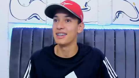 Snapshot of jake_shadow14 chatting on 02.14.25 Hi guys im new 3 online show from 02.14.25