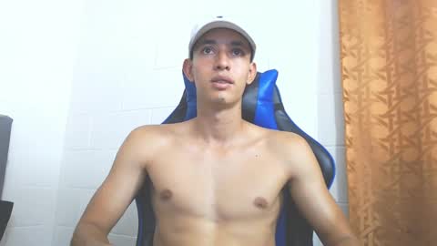 Snapshot of jake_shadow14 chatting on 03.11.25 Hi guys im new 3 online show from 03.11.25