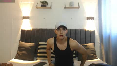 Snapshot of jake_shadow14 chatting on 10.25.25 Hi guys im new 3 online show from 10.25.25