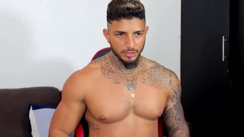 my name is sebas If you come here dont hesitate to say hello Im a guy who really likes having conversations and having hot online show from 11.25.25