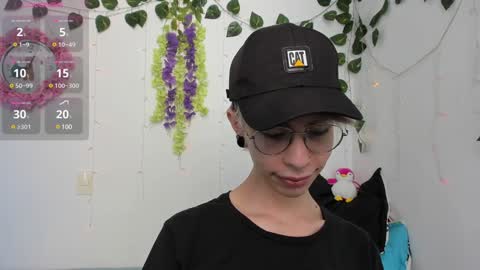 Jakke Independent model online show from 12.08.24