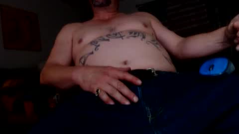 Snapshot of james30cup chatting on 01.06.25 what you in too online show from 01.06.25