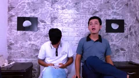 James y Kenet online show from 02.05.26