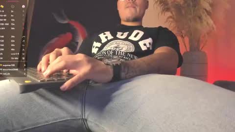 Snapshot of james_carter7 chatting on 09.11.25 Juan online show from 09.11.25