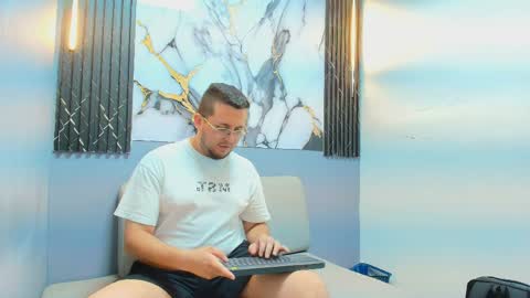 Snapshot of james_davis2 chatting on 04.06.26 James online show from 04.06.26