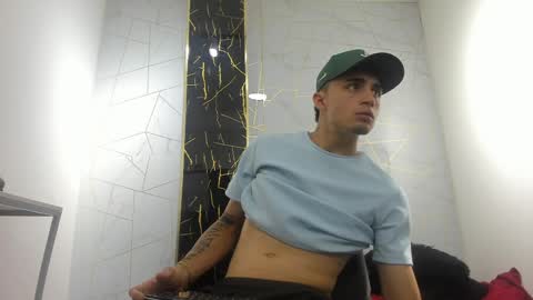 Snapshot of james_luxury chatting on 04.06.26 james_luxury online show from 04.06.26