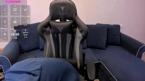 Snapshot of james_mil chatting on 09.19.25 James online show from 09.19.25