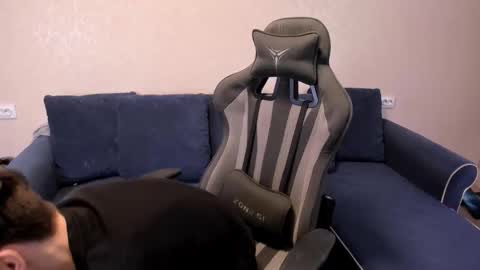 Snapshot of james_mil chatting on 10.15.25 James online show from 10.15.25