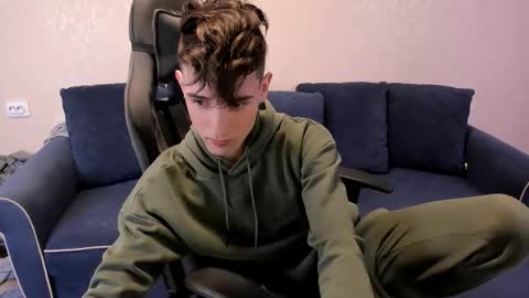 Snapshot of james_mil chatting on 10.29.25 James online show from 10.29.25