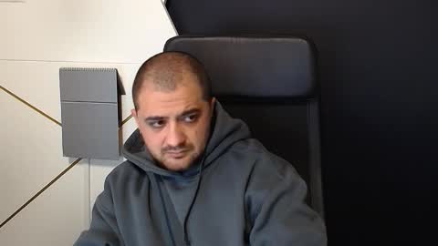 Snapshot of jamesmyersx chatting on 11.04.25 JamesMyers online show from 11.04.25