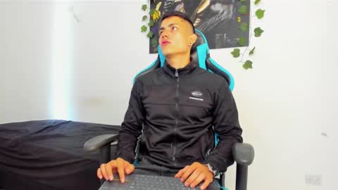 Jamess hott online show from 02.04.25