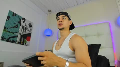 --- James --- online show from 08.08.26