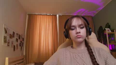 jamie_chung online show from 04.09.26