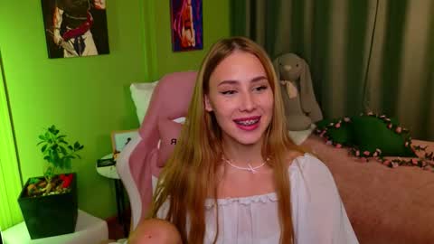 Snapshot of jane2sweet chatting on 10.08.25 jane2sweet online show from 10.08.25