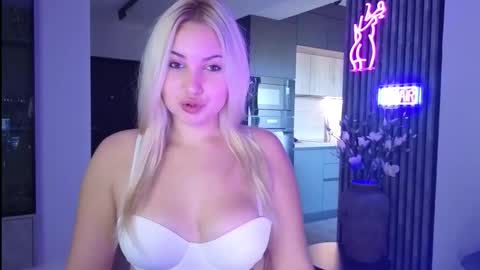 Snapshot of janemiss chatting on 10.17.25 Jane online show from 10.17.25